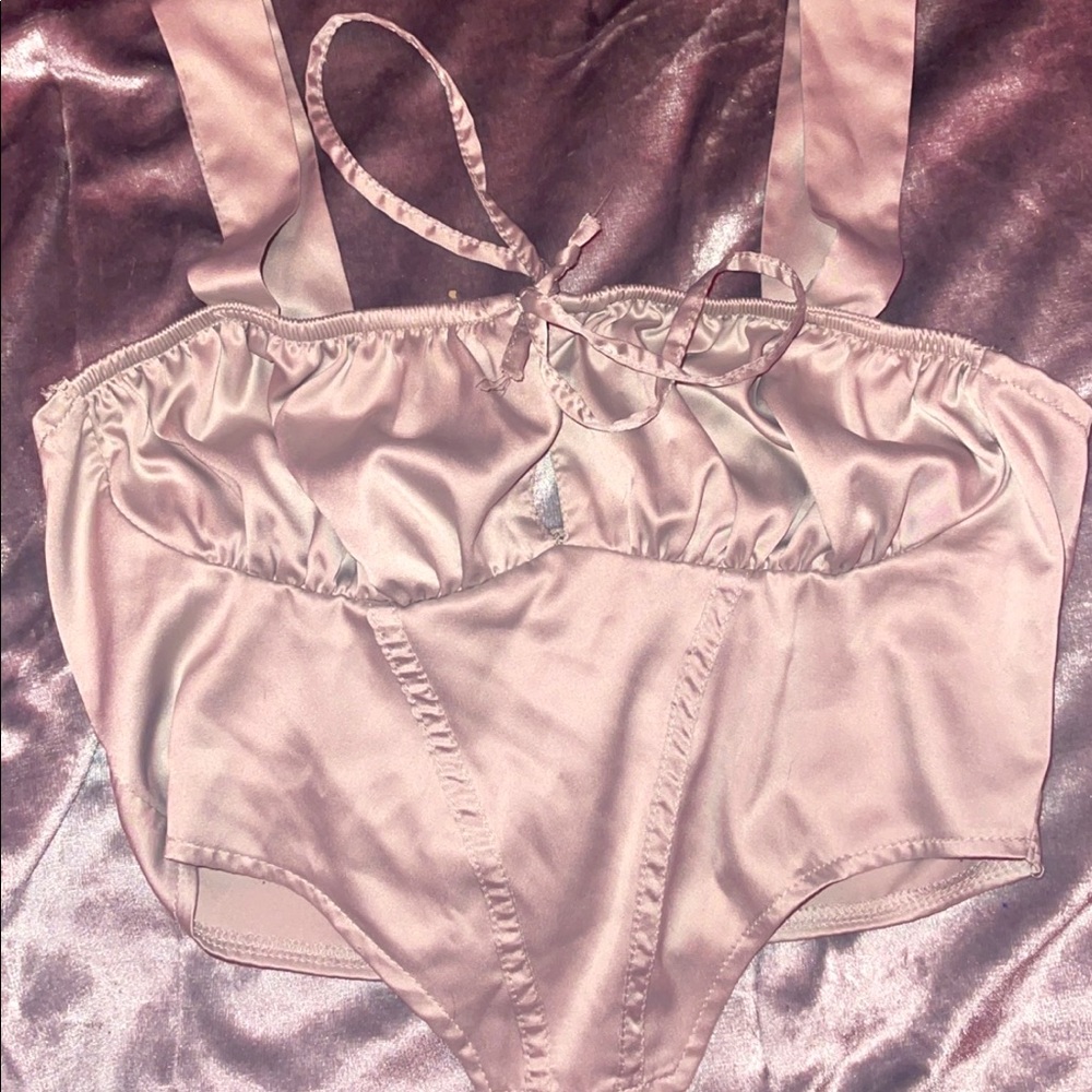 pearl  corset zip up crop
